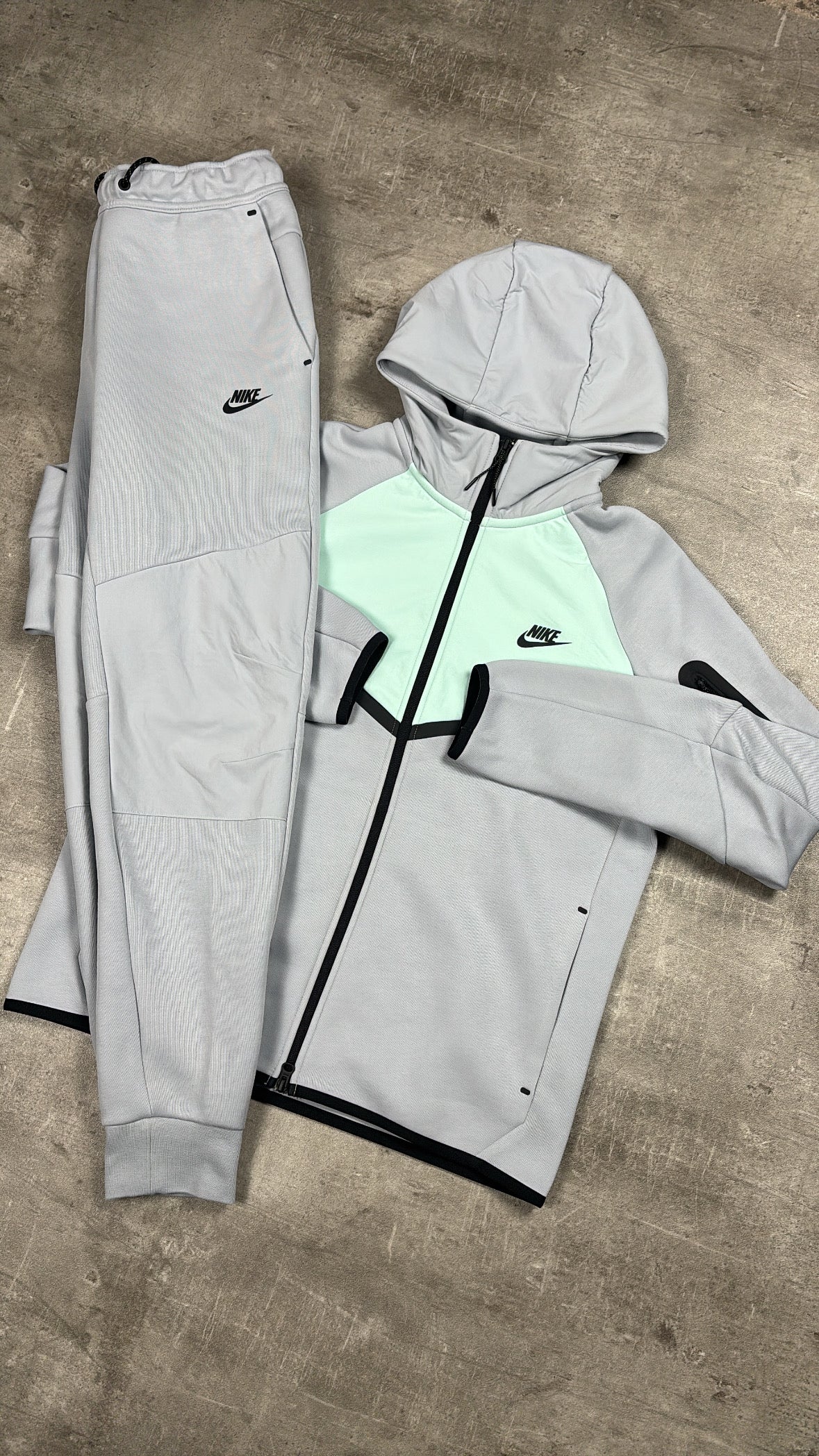 NIKE TECH FLEECE TRACKSUIT GREY / MINT GREEN