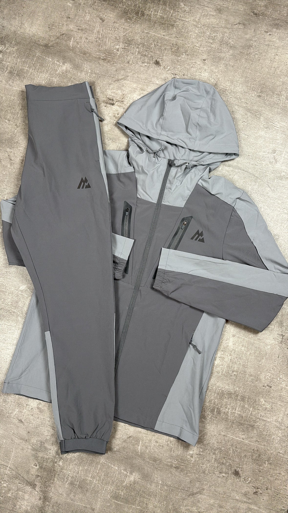 MONTIREX TORRENT PLATINUM GREY / CEMENT