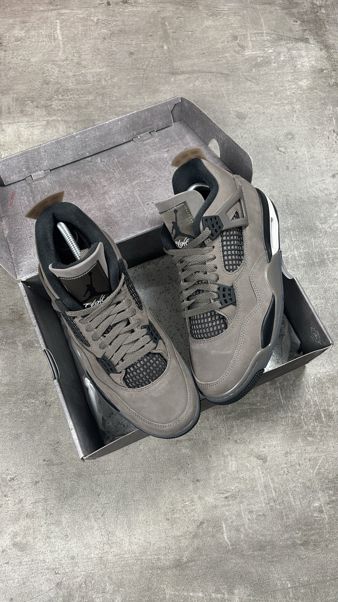 NIKE JORDAN 4 CAVE STONE