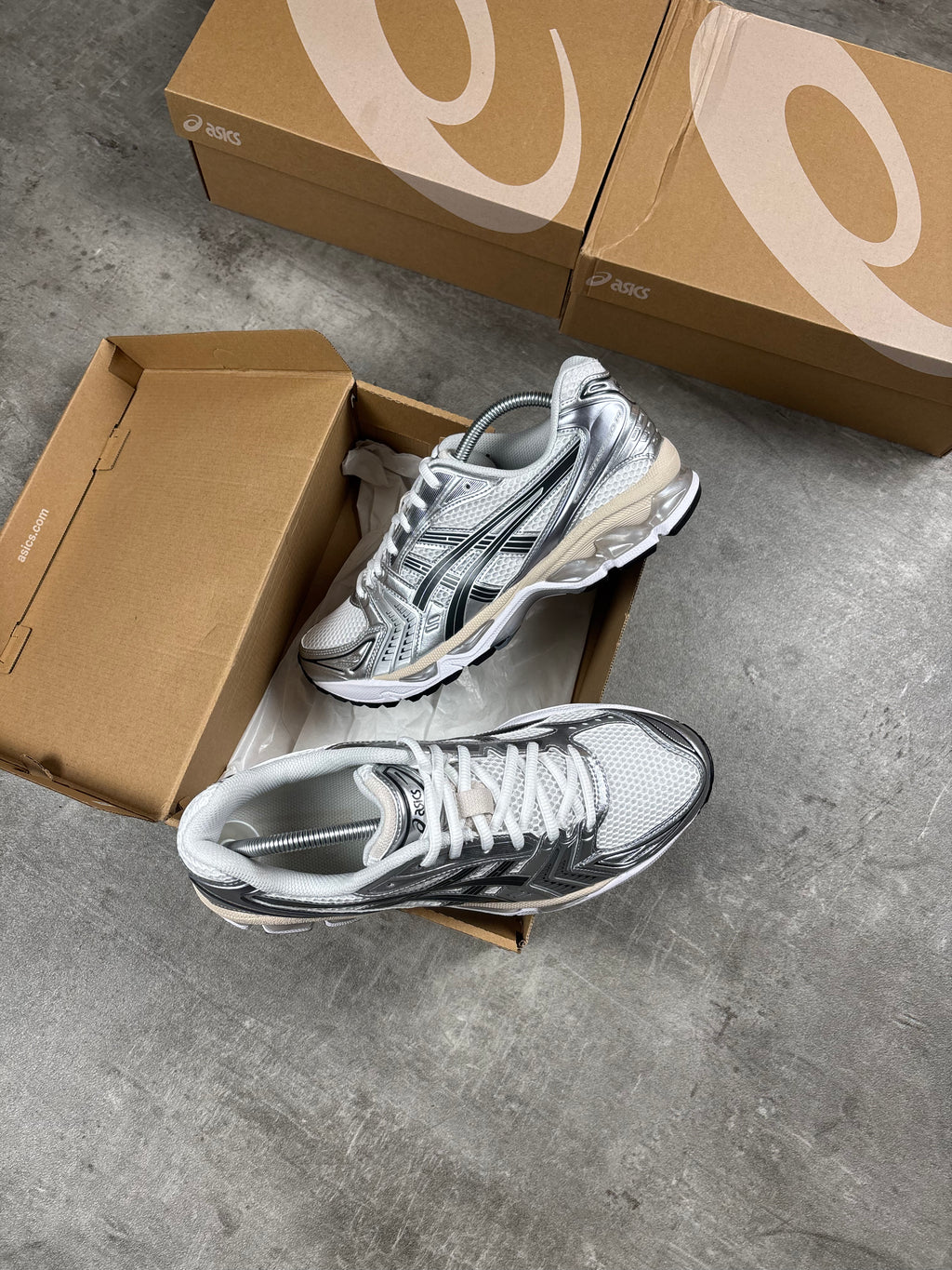 ASICS GEL-KAYANO 14 GRAPHITE GREY