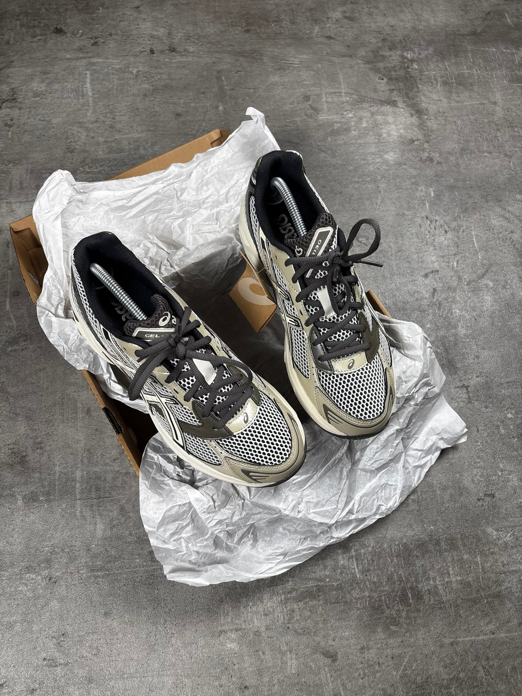 ASICS GEL-1130 BIRCH/DARK TAUPE